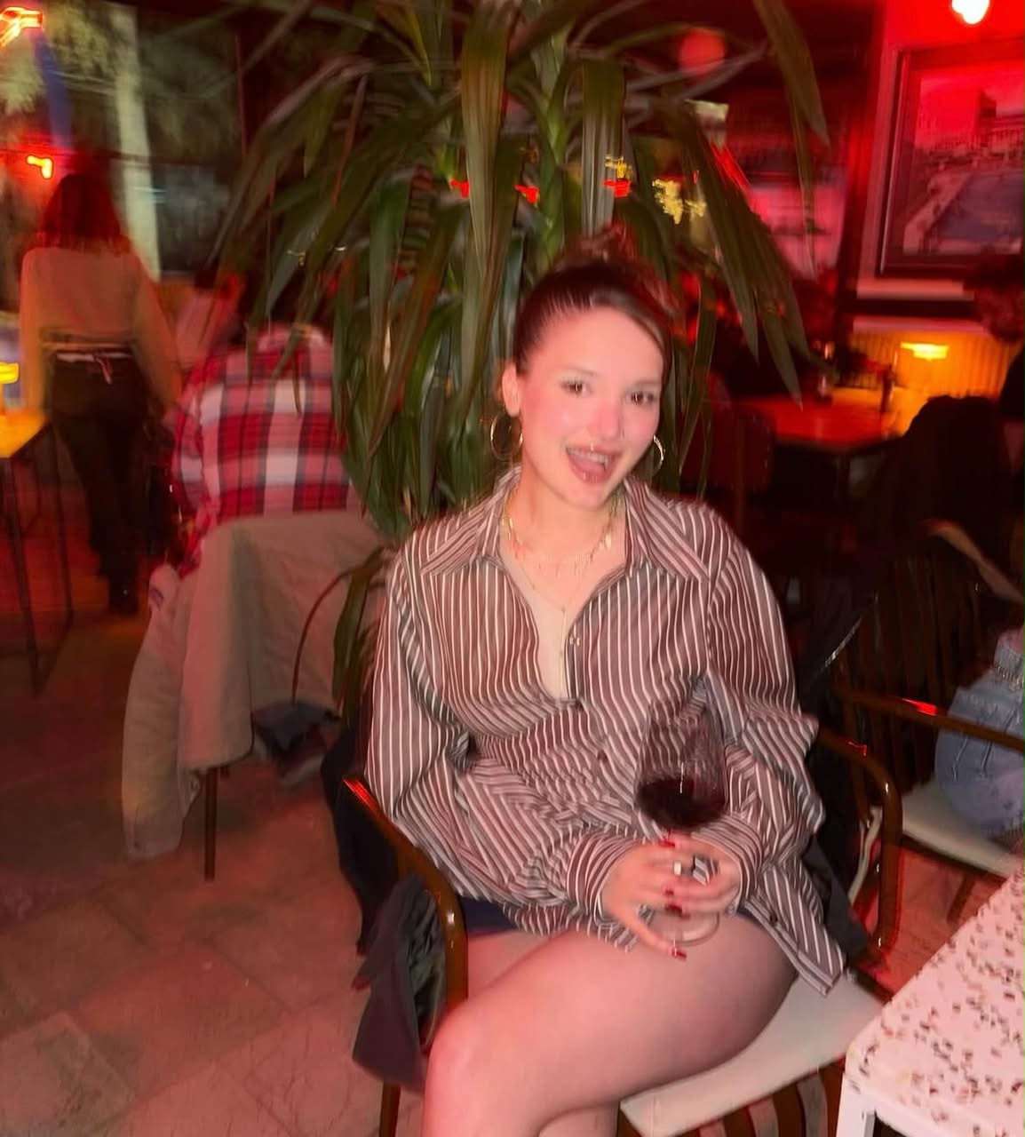 Ortaköy Arabada Görüşen Escort Bayan Belgin